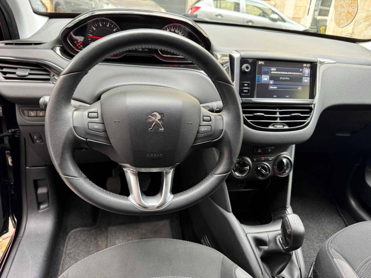peugeot-208-2015-gasolina-1199cc