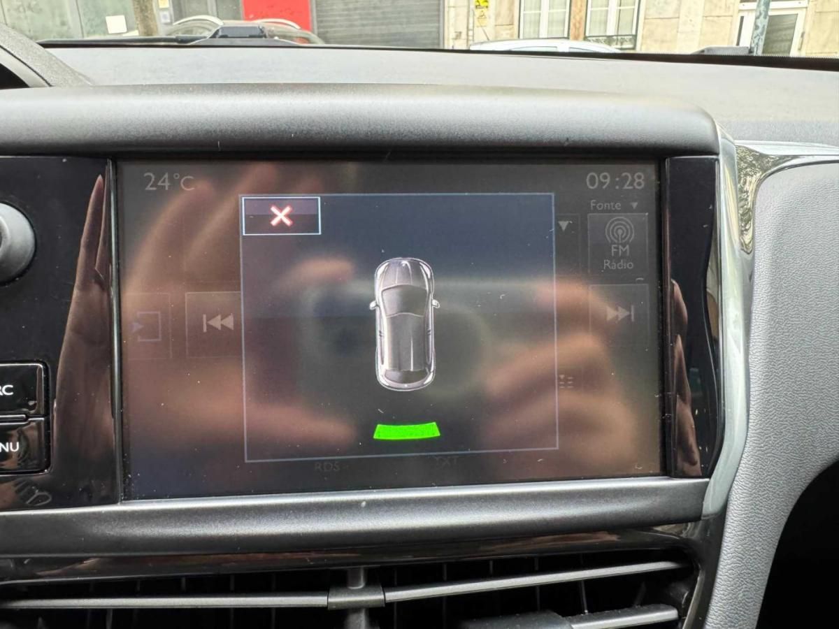 peugeot-208-2015-gasolina-1199cc