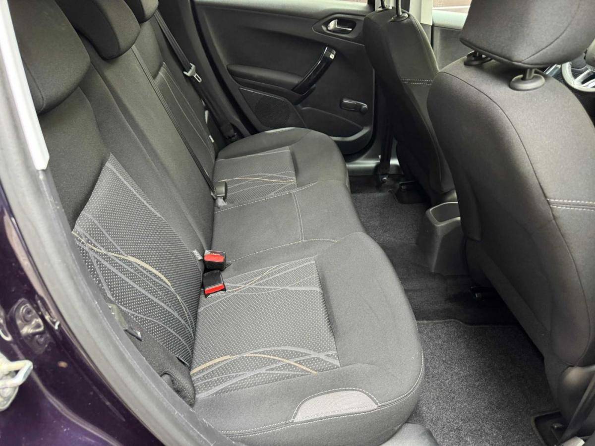 peugeot-208-2015-gasolina-1199cc