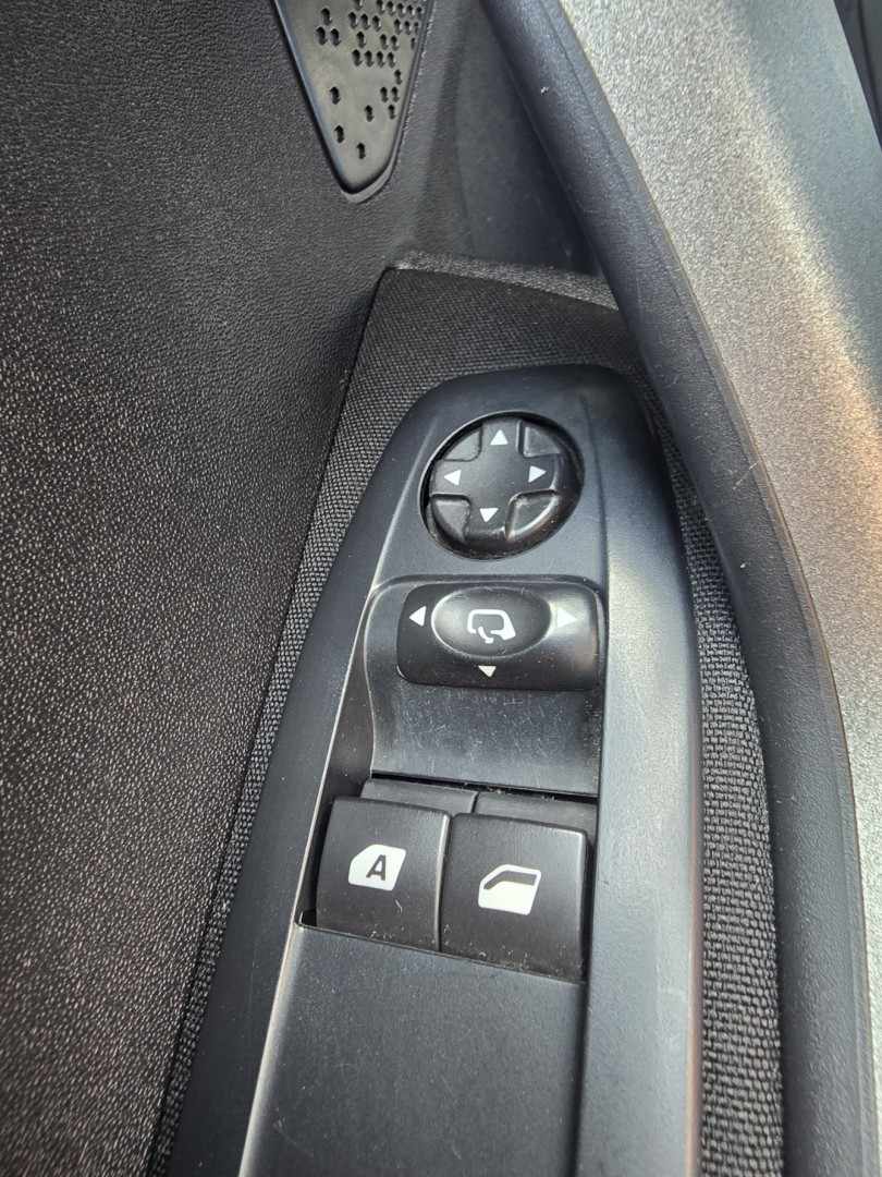 peugeot-2008-2016-gasolina-1199cc