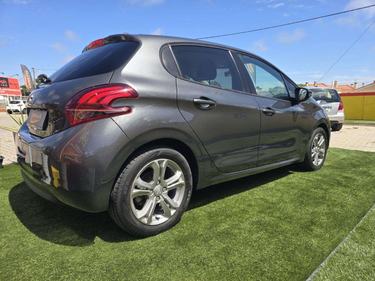 peugeot-208-2015-gasolina-1199cc