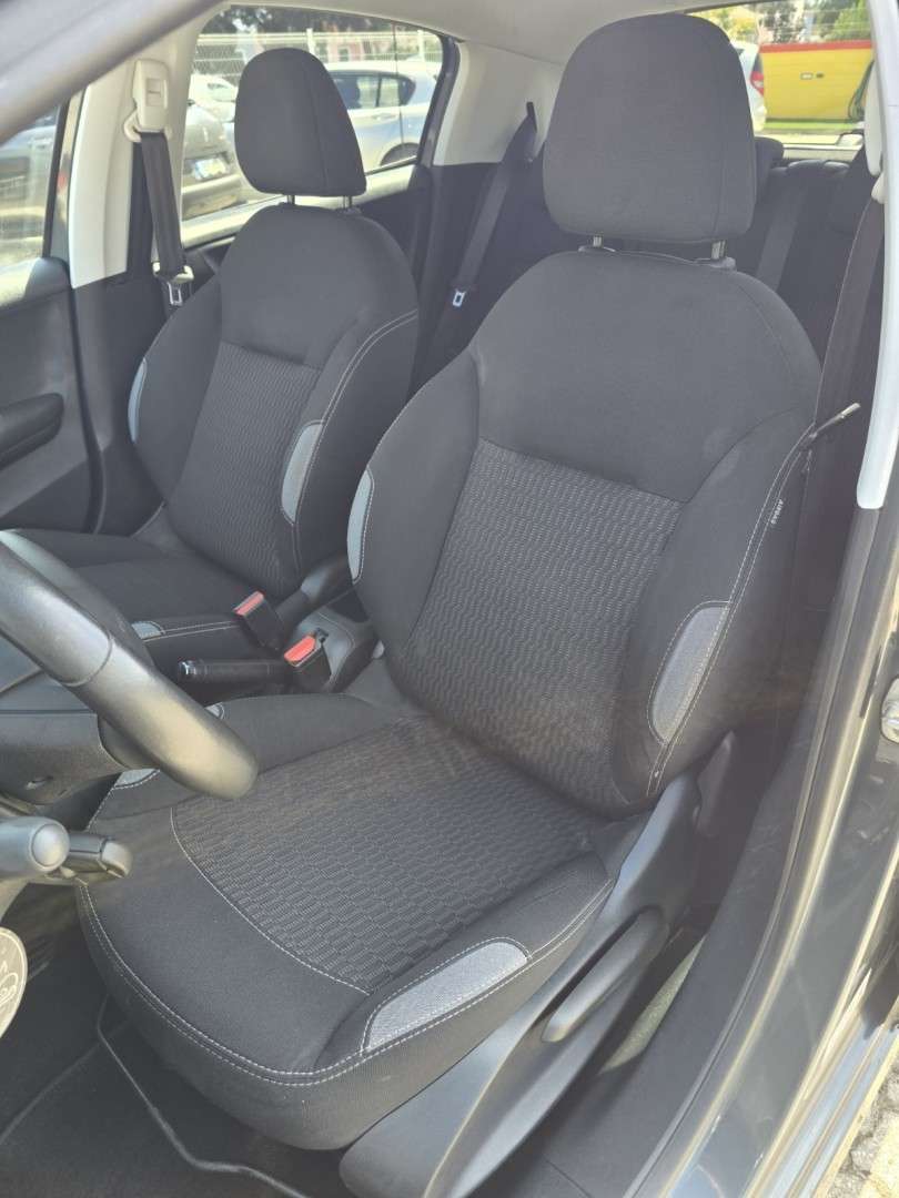 peugeot-208-2015-gasolina-1199cc