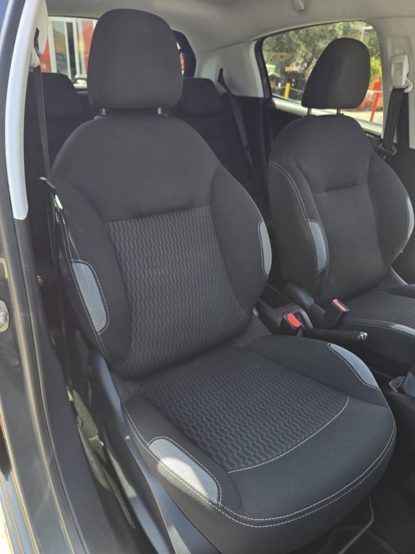 peugeot-208-2015-gasolina-1199cc