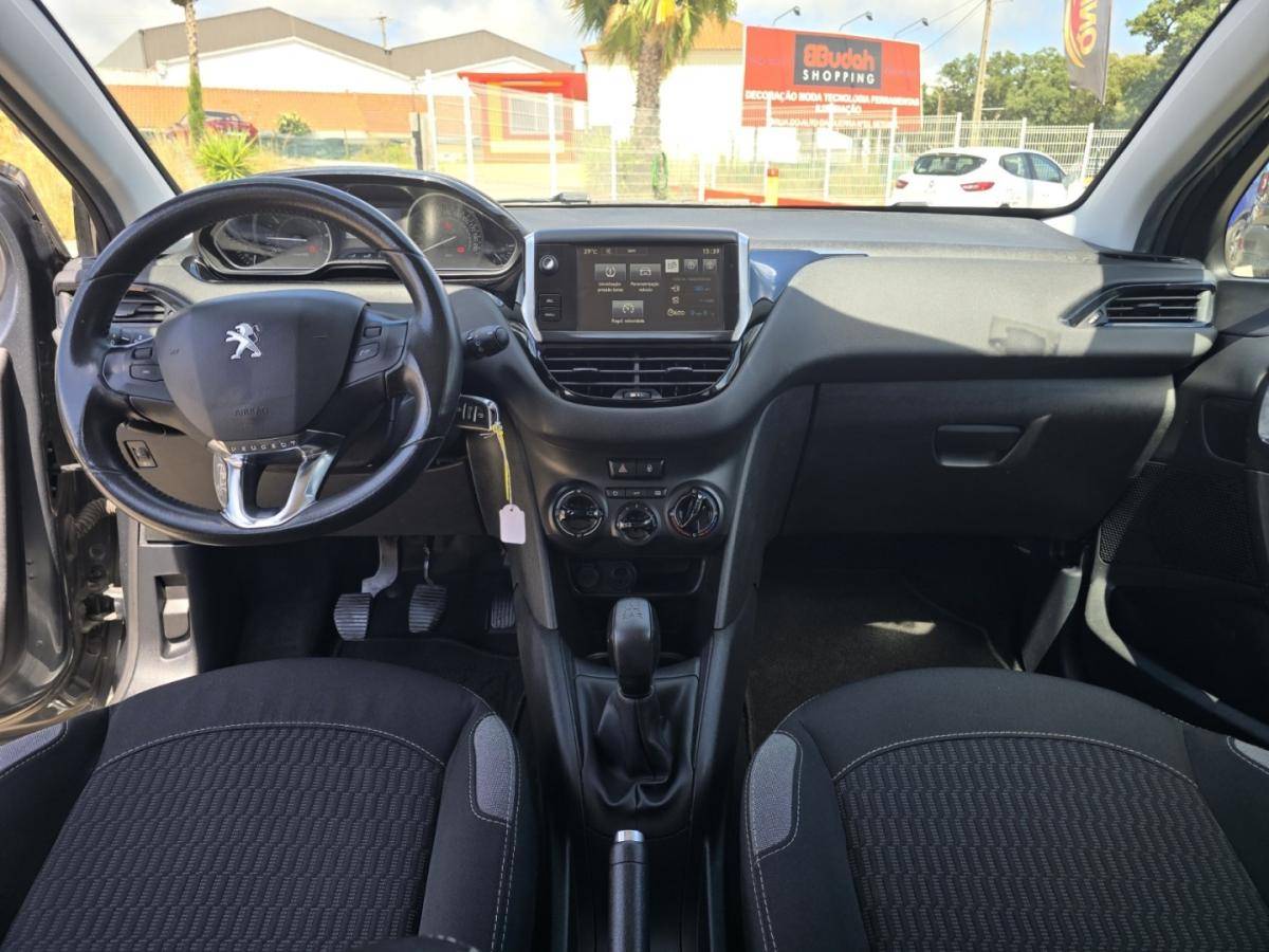 peugeot-208-2015-gasolina-1199cc
