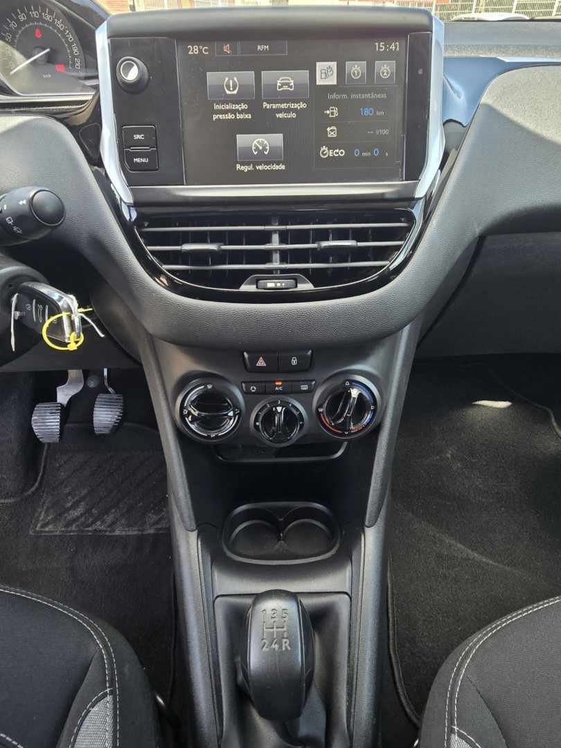 peugeot-208-2015-gasolina-1199cc