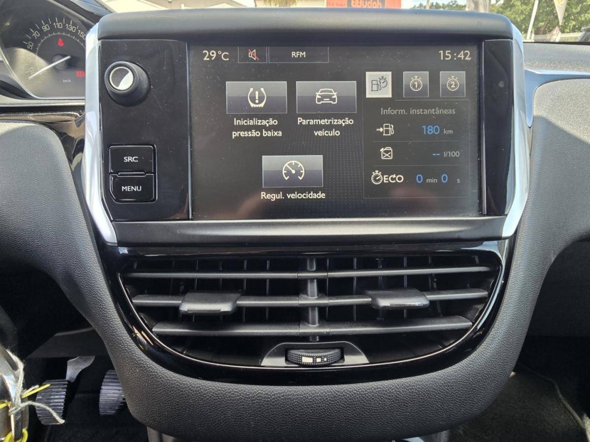 peugeot-208-2015-gasolina-1199cc