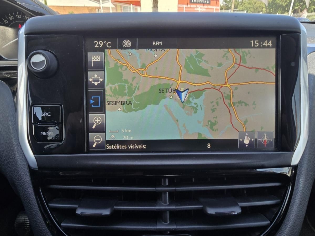 peugeot-208-2015-gasolina-1199cc