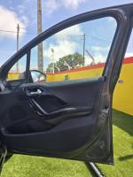 peugeot-208-2015-gasolina-1199cc