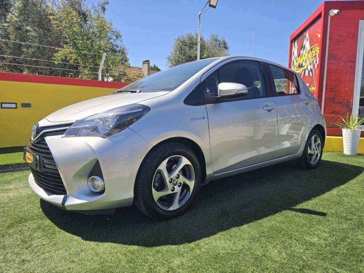 toyota-yaris-2016-hibrido-1497cc