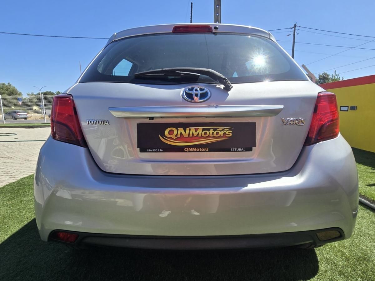 toyota-yaris-2016-hibrido-1497cc
