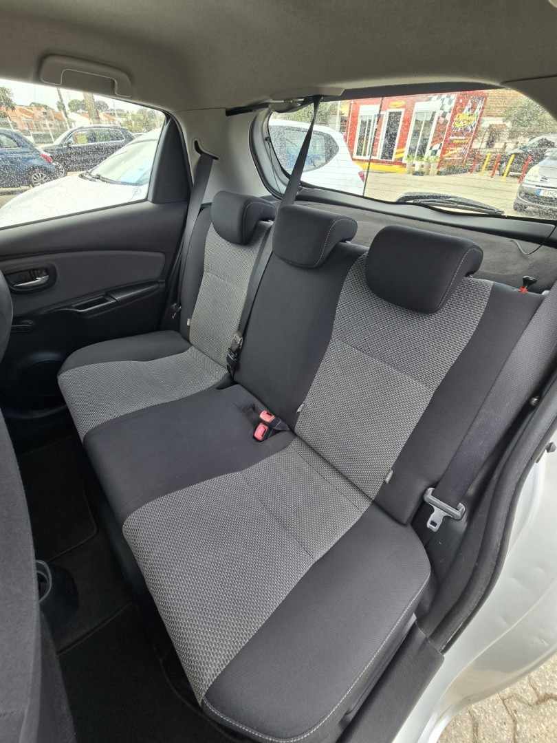 toyota-yaris-2016-hibrido-1497cc