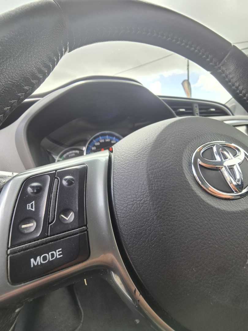 toyota-yaris-2016-hibrido-1497cc