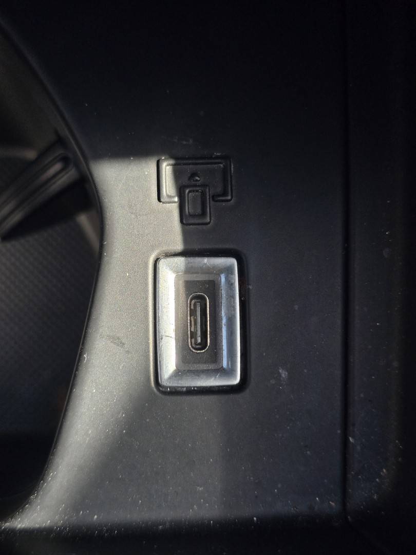 peugeot-308-sw-2022-diesel-1499cc
