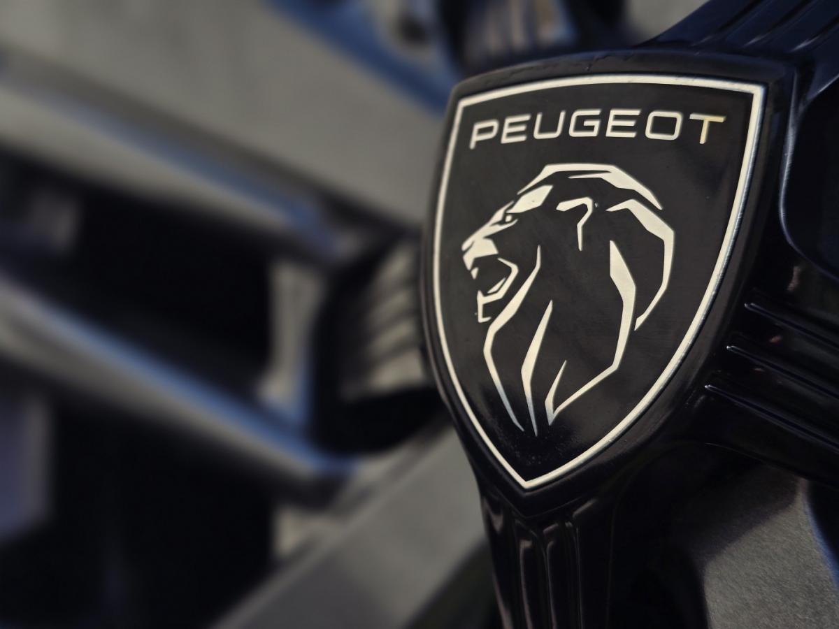 peugeot-308-sw-2022-diesel-1499cc