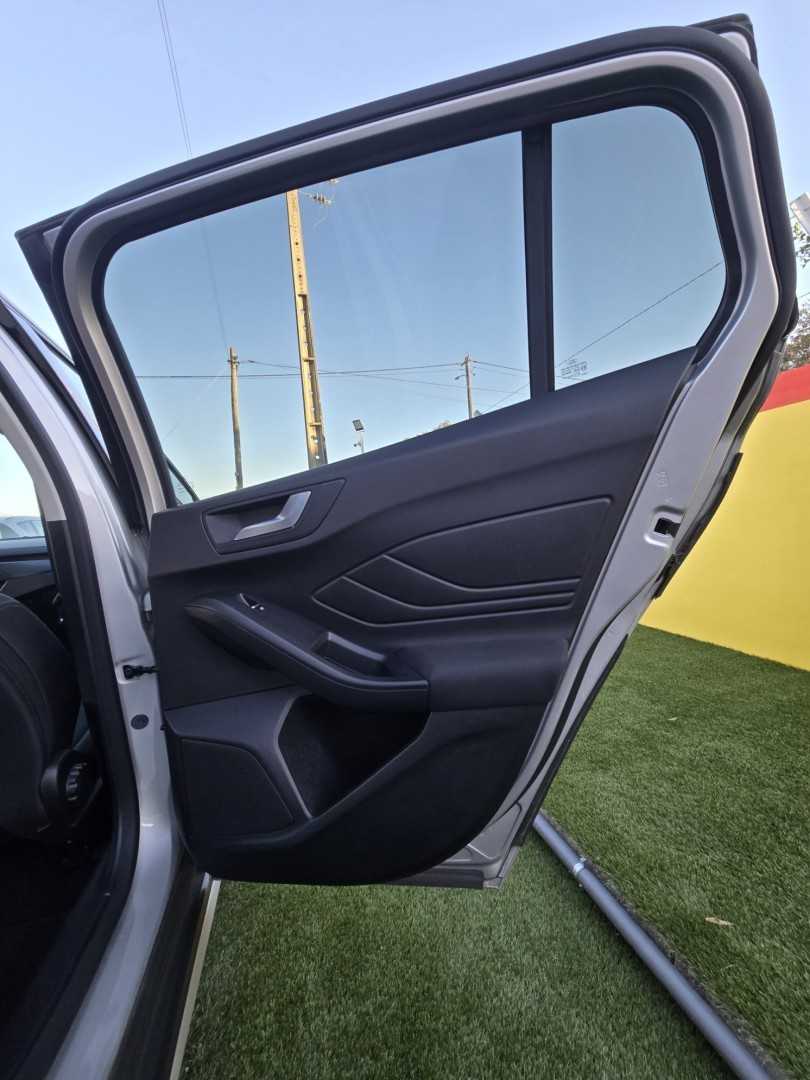 ford-focus-sw-2021-diesel-1499cc