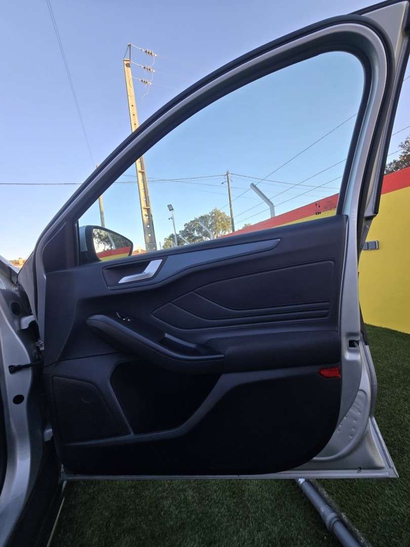 ford-focus-sw-2021-diesel-1499cc