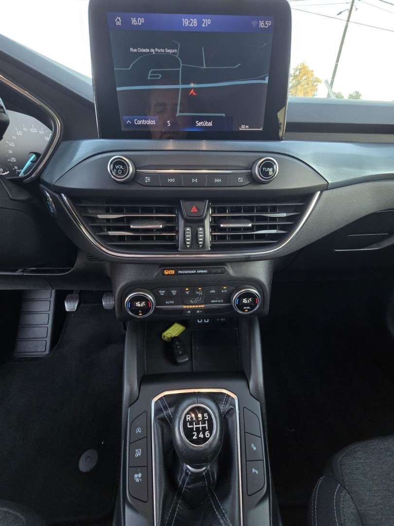 ford-focus-sw-2021-diesel-1499cc