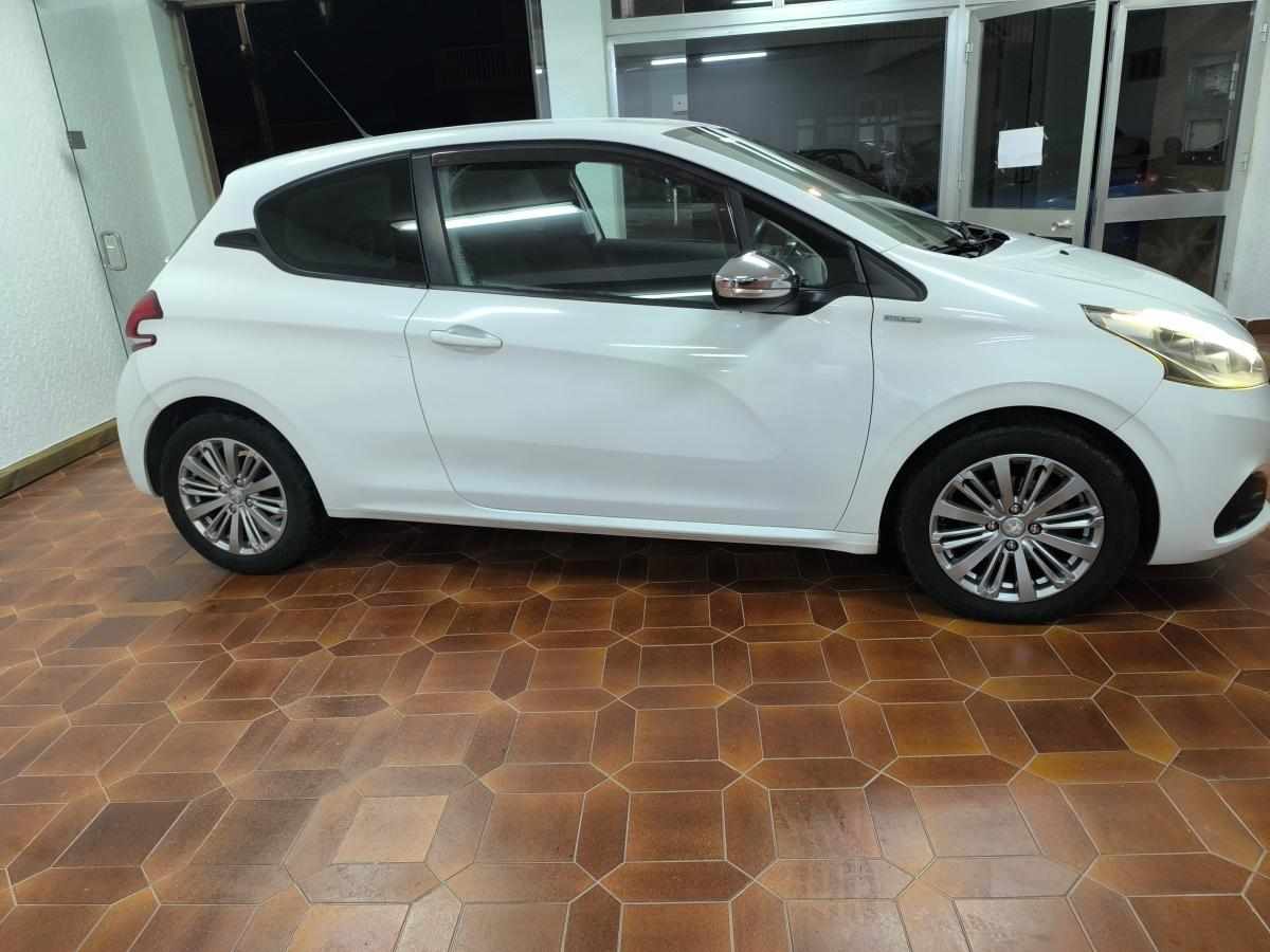 peugeot-208-1-6-hdi-2018-diesel-1600cc
