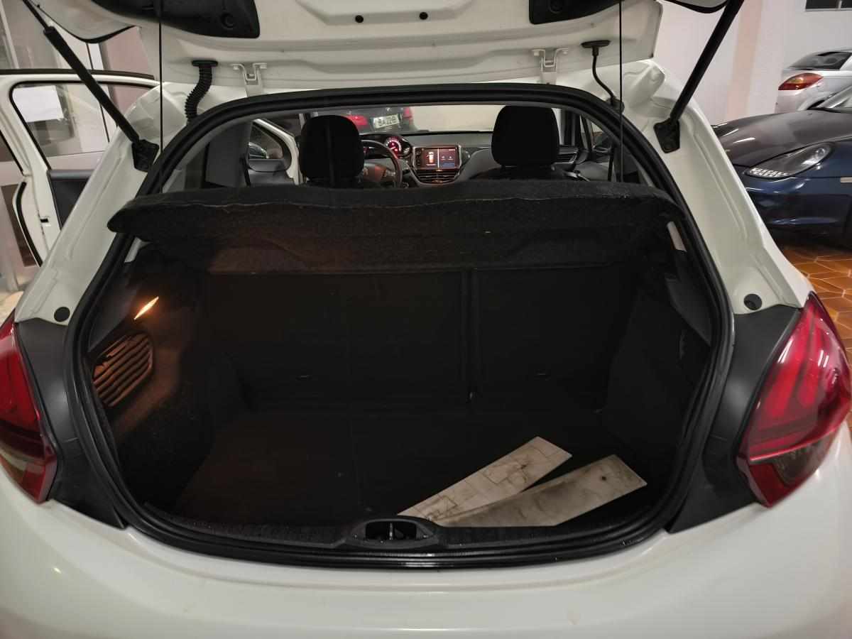 peugeot-208-1-6-hdi-2018-diesel-1600cc