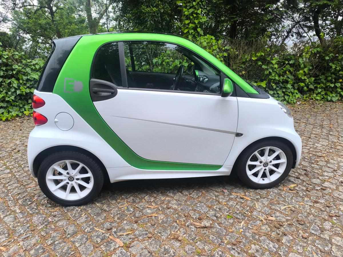 smart-fortwo-electrico-drive-2014-eletrico