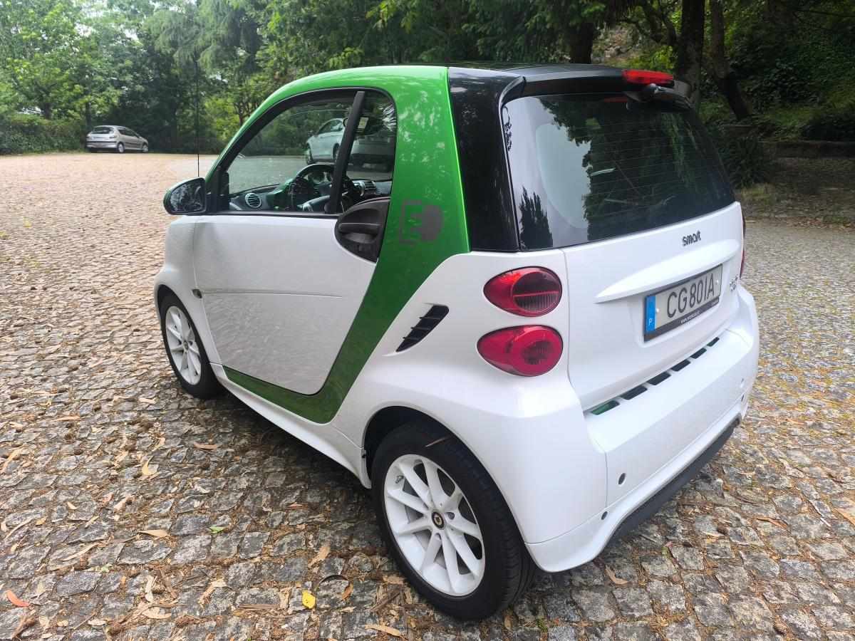 smart-fortwo-electrico-drive-2014-eletrico