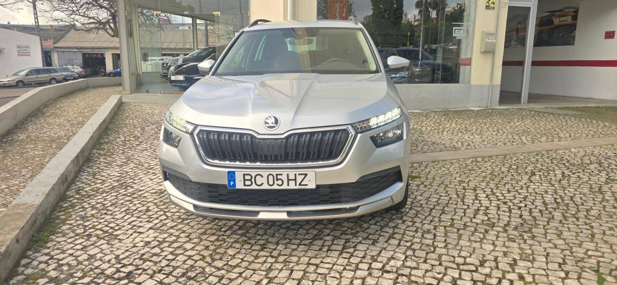 skoda-kamiq-2023-gasolina-999cc