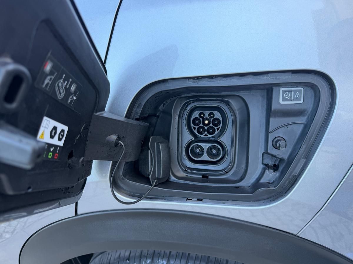 peugeot-2008-2023-eletrico-0cc