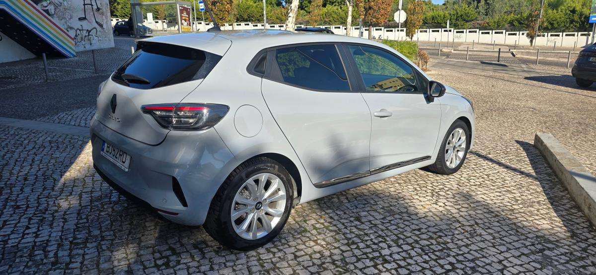 renault-clio-2024-gpl-999cc