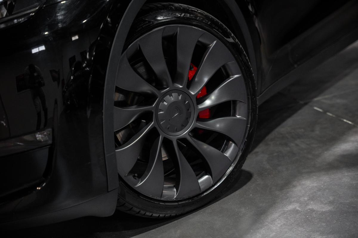 tesla-model-y-2023-eletrico-0cc