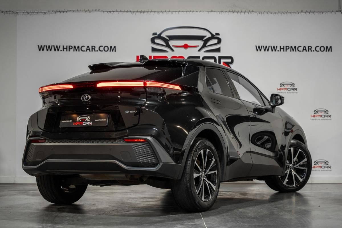 toyota-c-hr-2025-hibrido-a-gasolina-1798cc