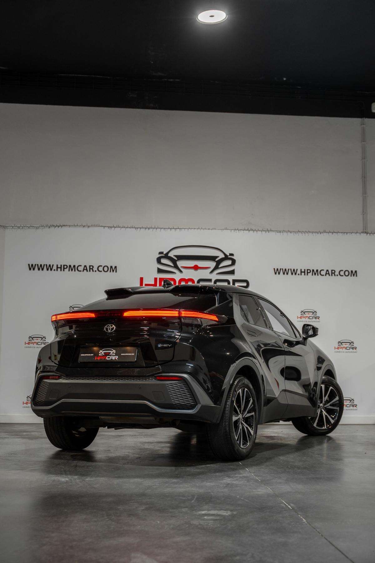 toyota-c-hr-2025-hibrido-a-gasolina-1798cc