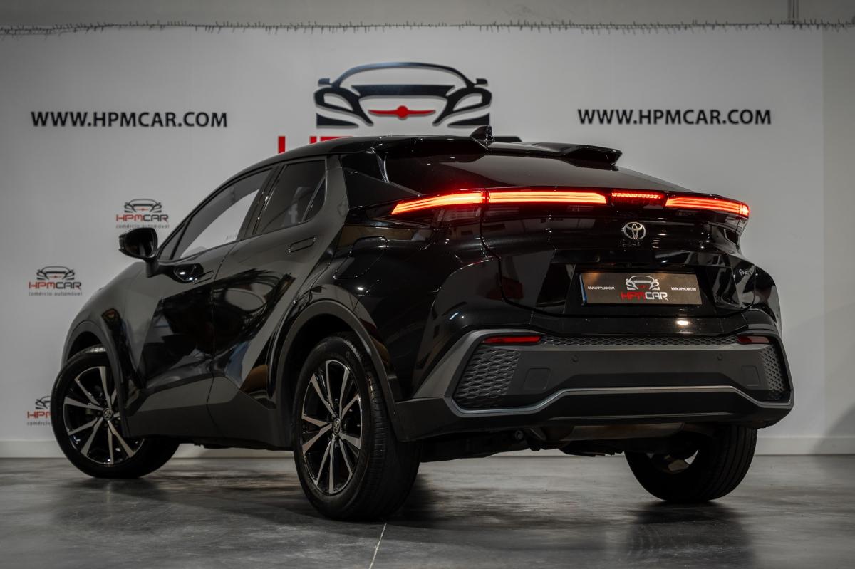 toyota-c-hr-2025-hibrido-a-gasolina-1798cc