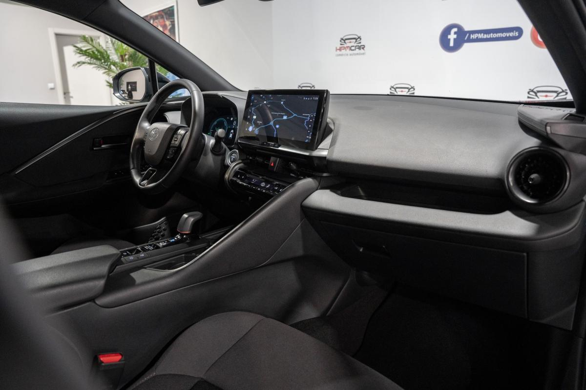 toyota-c-hr-2025-hibrido-a-gasolina-1798cc