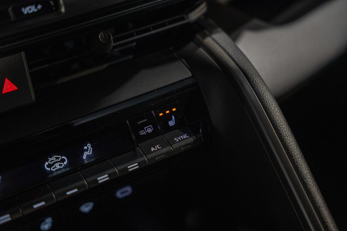 toyota-c-hr-2025-hibrido-a-gasolina-1798cc