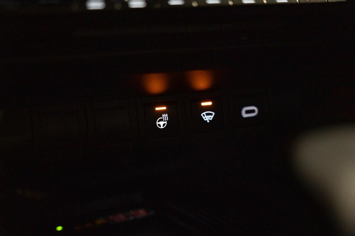 toyota-c-hr-2025-hibrido-a-gasolina-1798cc