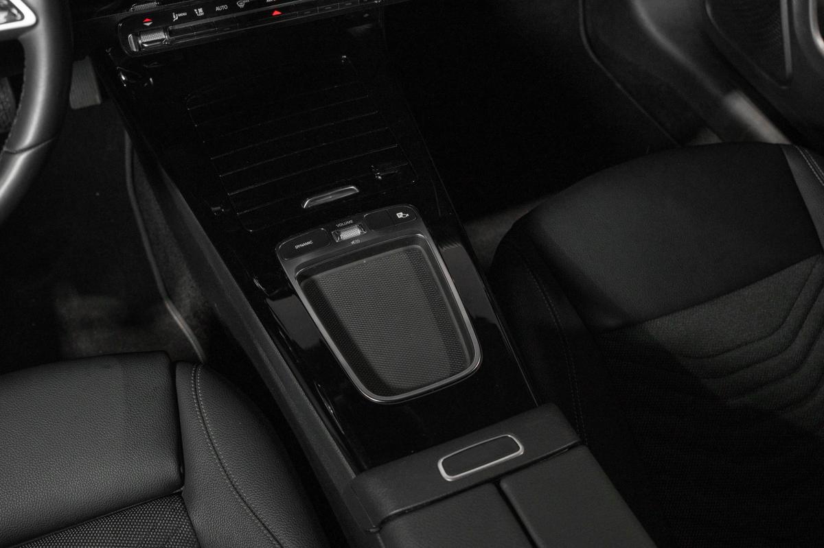 mercedes-benz-cla-2024-hibrido-a-gasolina-1332cc
