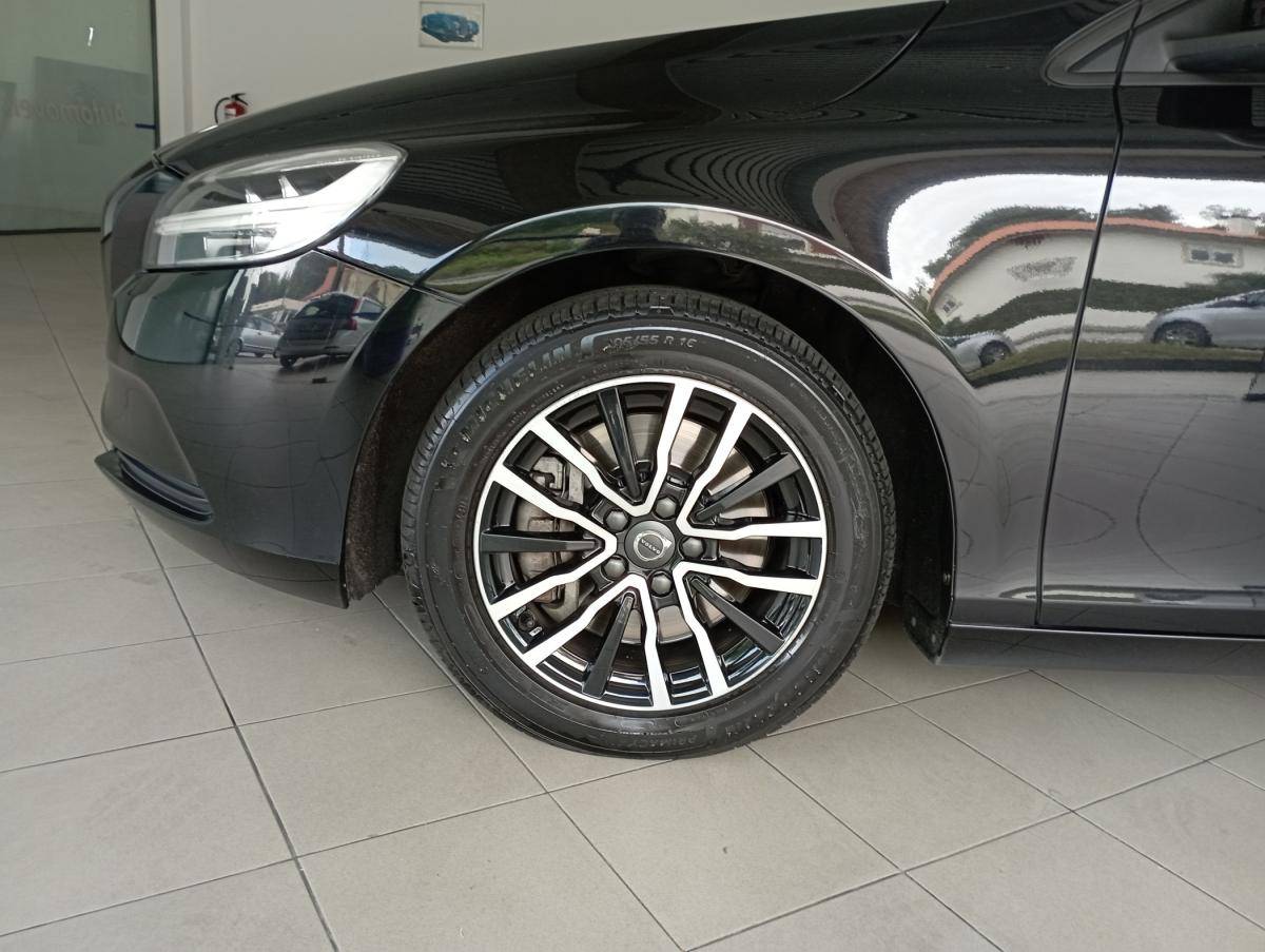 volvo-v40-2019-gasolina-1498cc