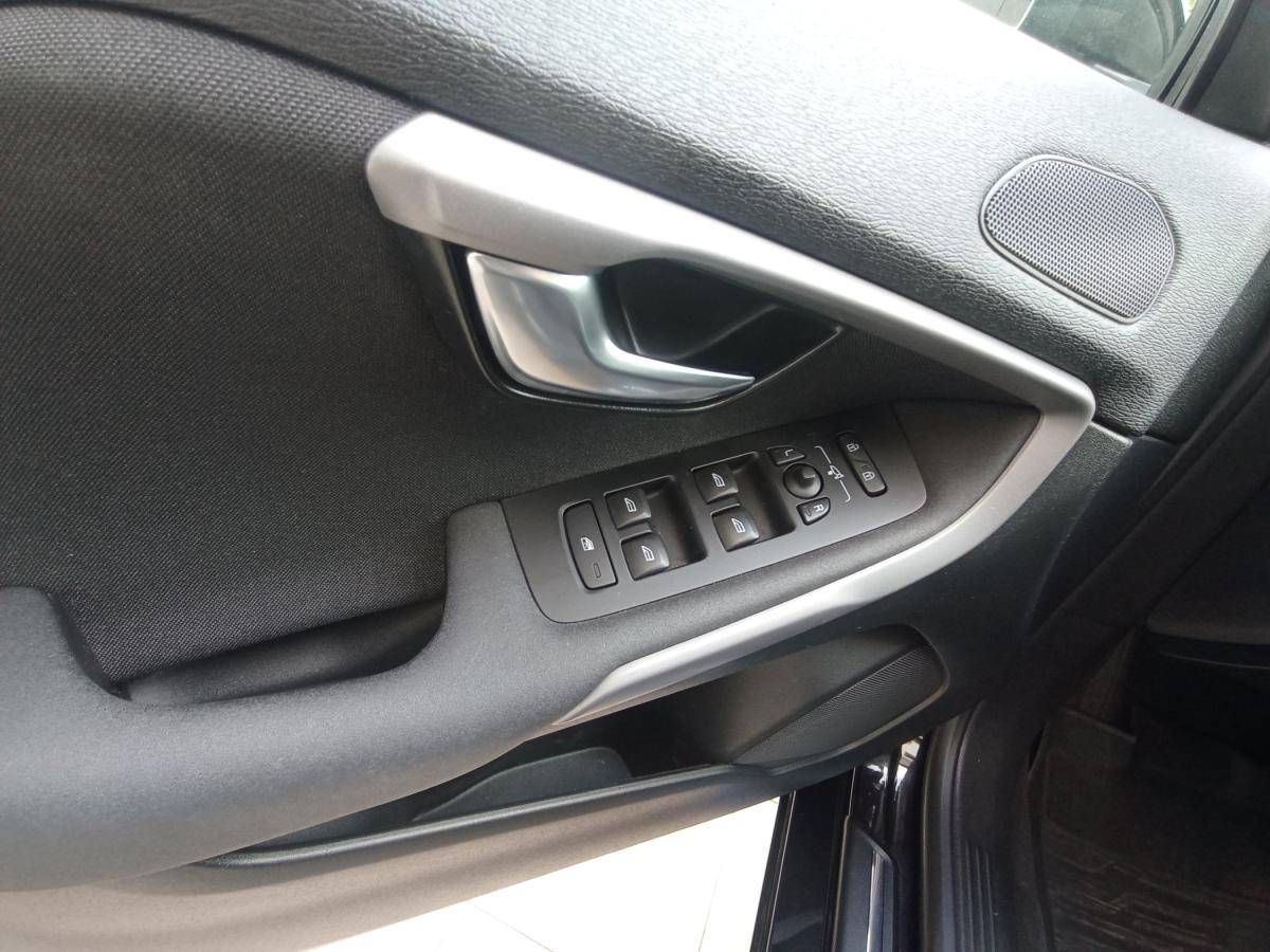 volvo-v40-2019-gasolina-1498cc
