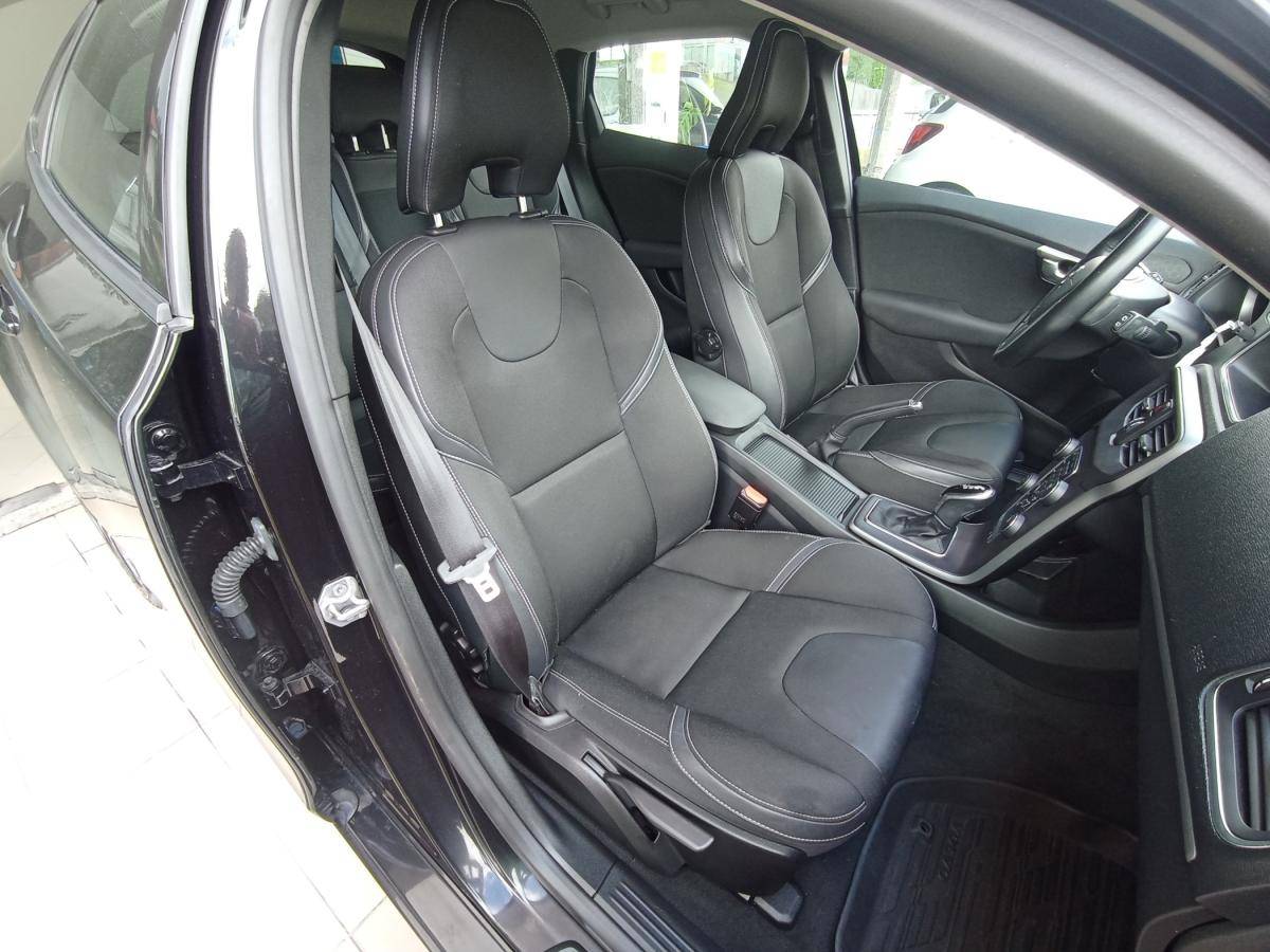 volvo-v40-2019-gasolina-1498cc
