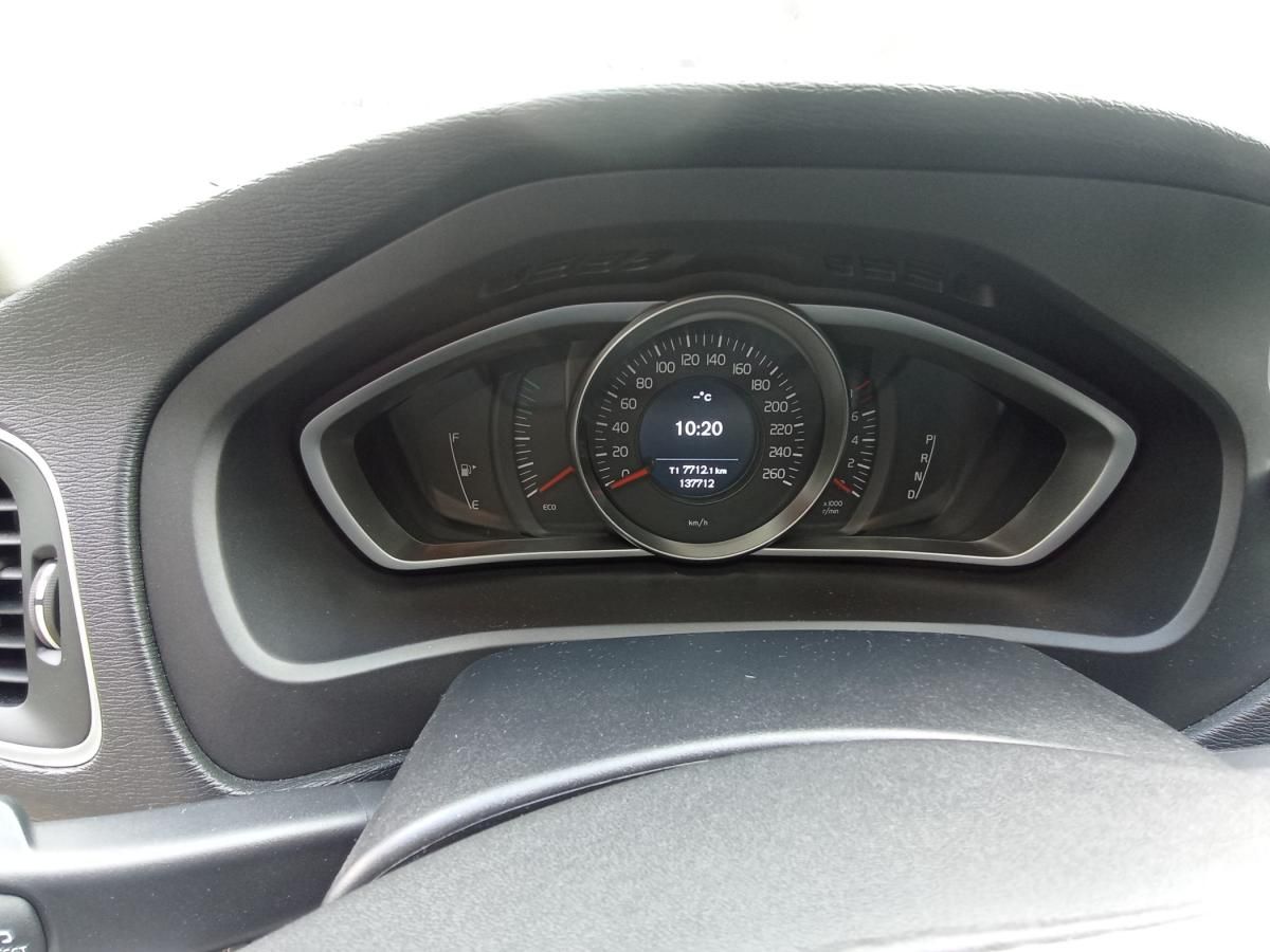 volvo-v40-2019-gasolina-1498cc
