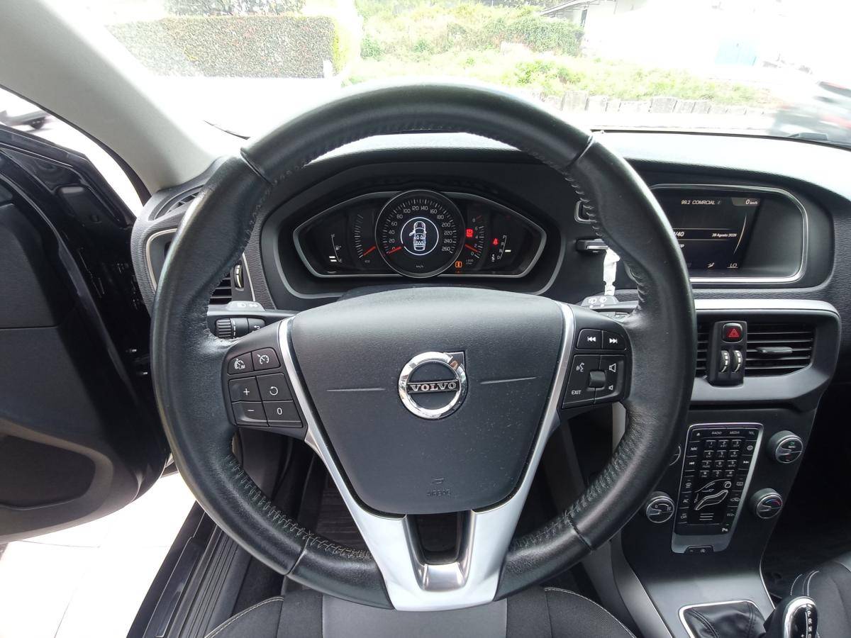 volvo-v40-2019-gasolina-1498cc
