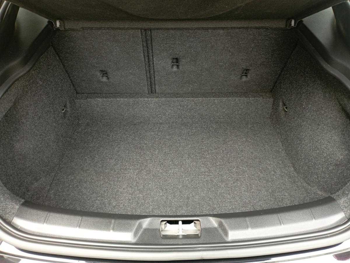volvo-v40-2019-gasolina-1498cc