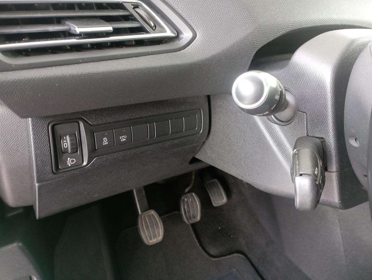 peugeot-308-2015-diesel-1560cc