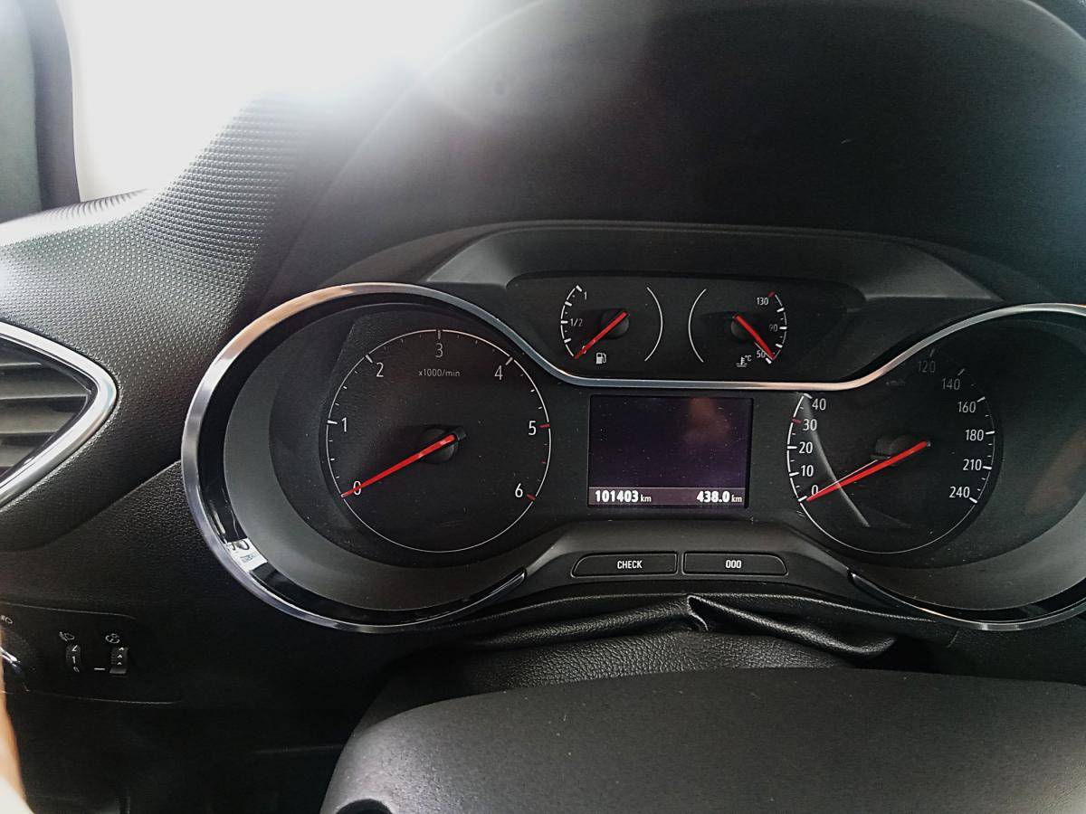 opel-crossland-x-2017-diesel-1560cc