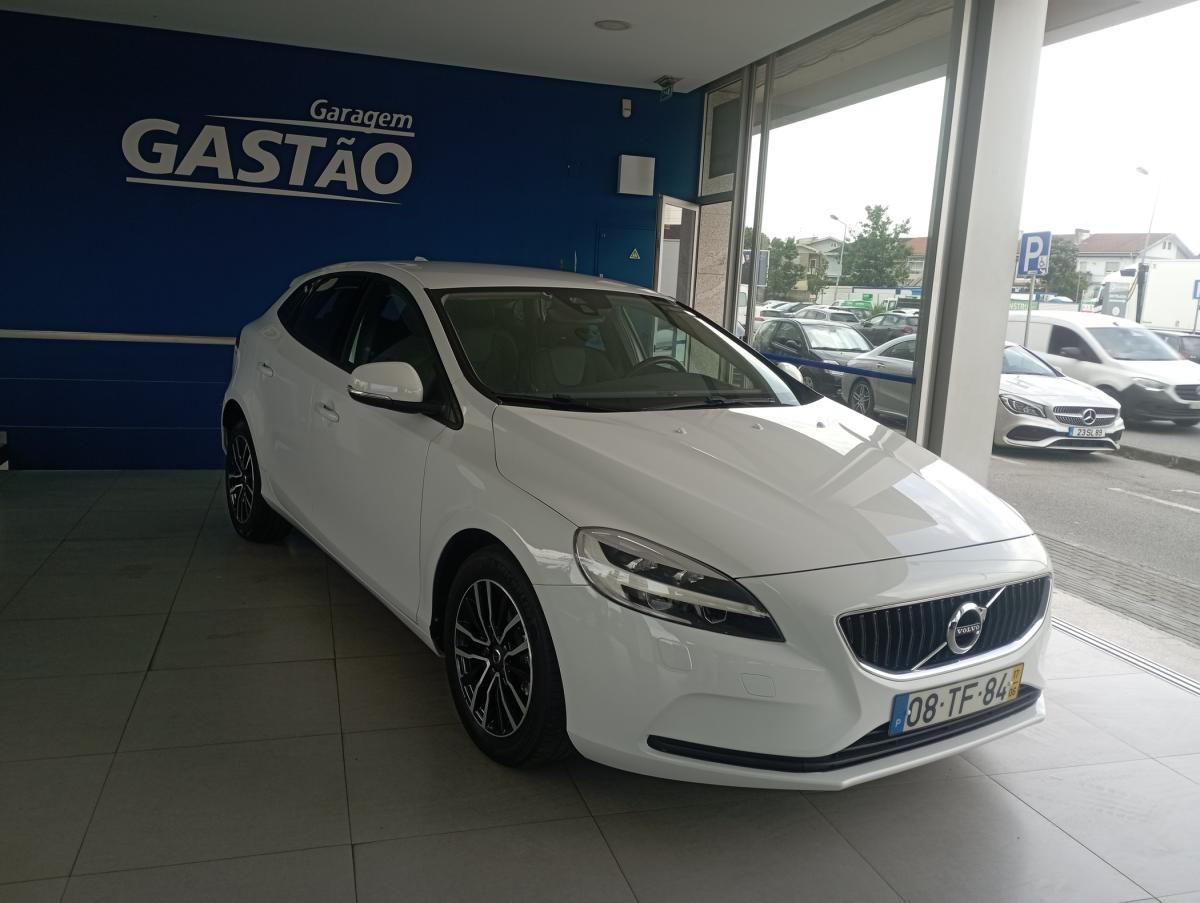 volvo-v40-2017-diesel-1969cc
