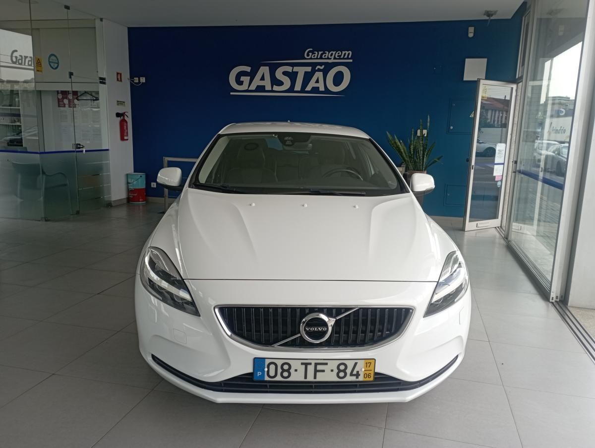 volvo-v40-2017-diesel-1969cc