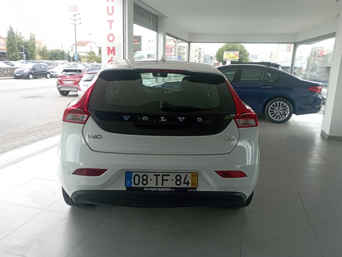 volvo-v40-2017-diesel-1969cc