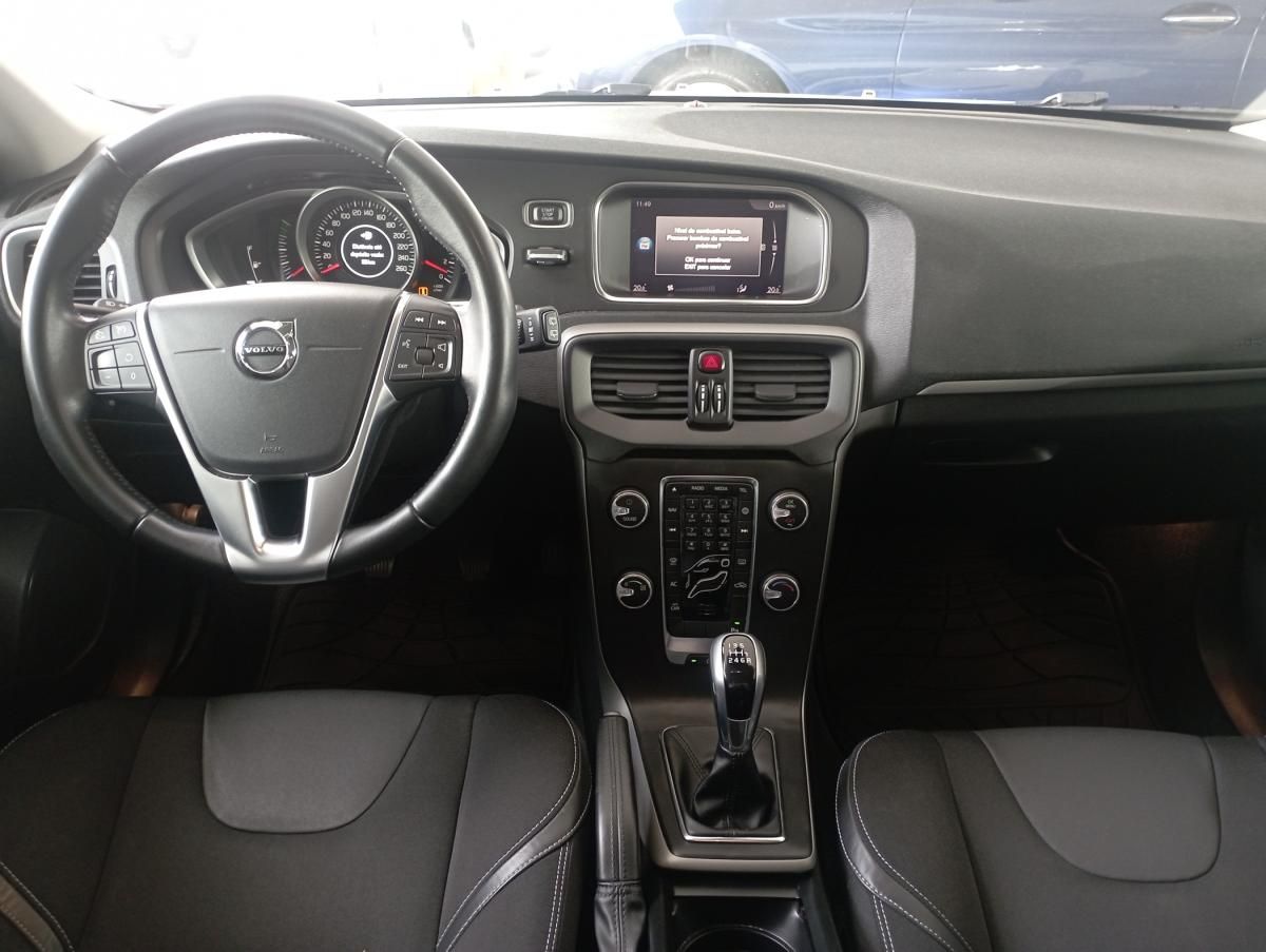volvo-v40-2017-diesel-1969cc
