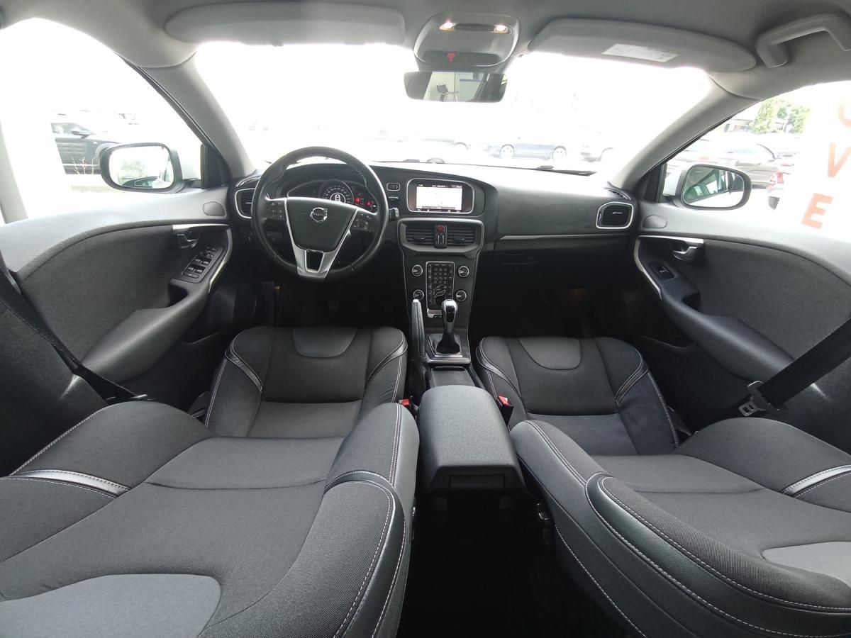 volvo-v40-2017-diesel-1969cc