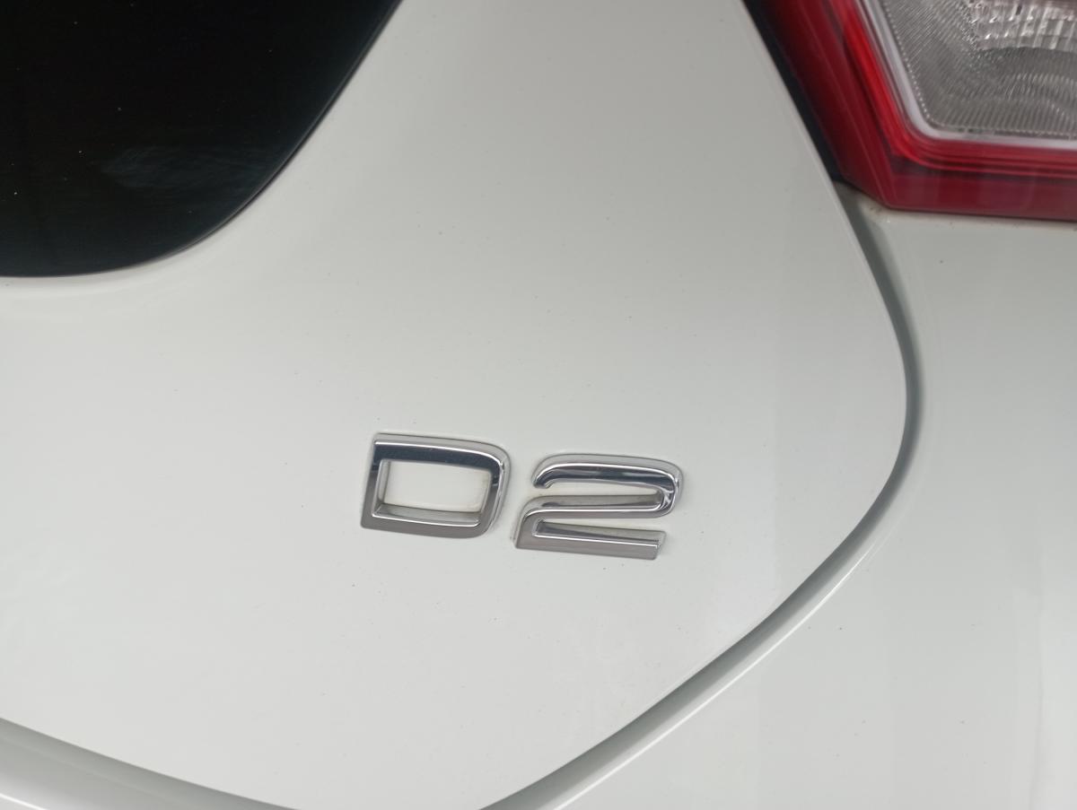 volvo-v40-2017-diesel-1969cc